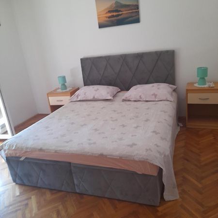 Dubravka Lägenhet Dinjiška Exteriör bild